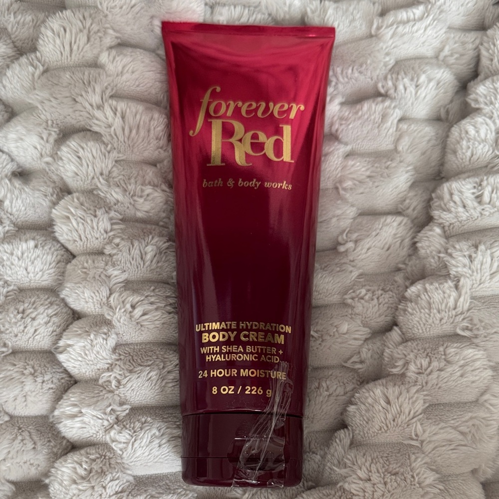 Bath & Body Works Ultimate Hydration Body Cream - Red & Gold